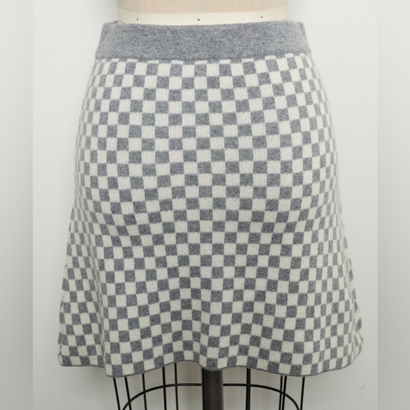Checkerboard-Patterned Fitted A-line Mini skirt [NEW] - Picture 3 of 4